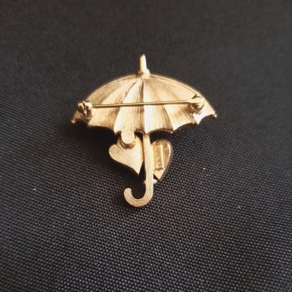 Crown Trifari umbrella brooch with hearts - Picture 2 of 2